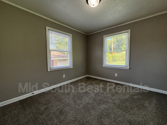 Building Photo - 6 Whitmore Cir