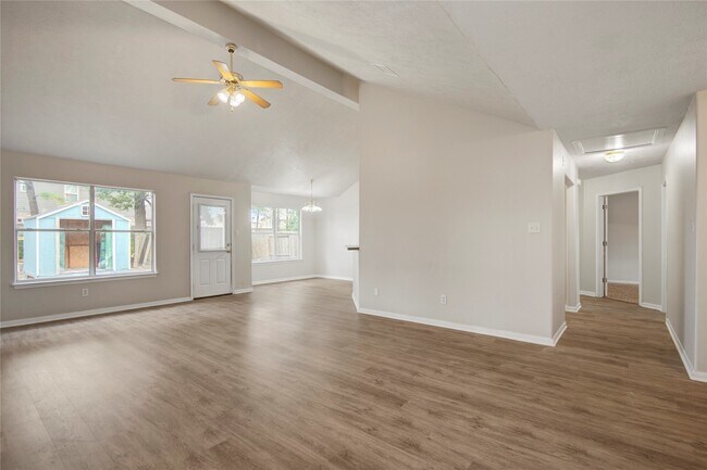 Foto del edificio - 16145 Sun View Ln