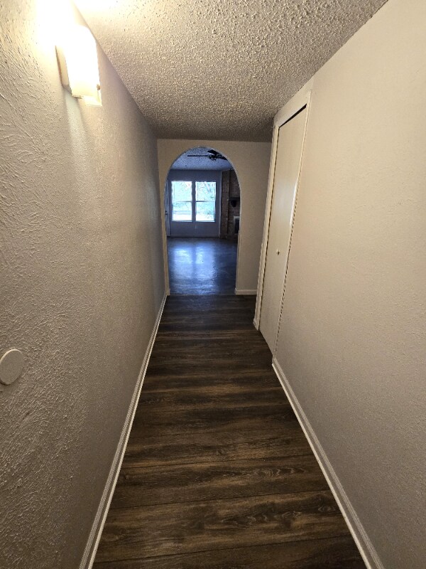 Foto del edificio - 8041 Southbrook Cir