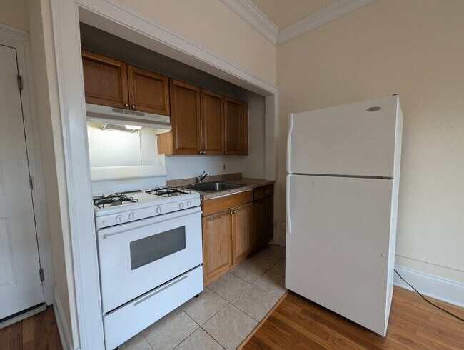 Building Photo - 2737 N Spaulding Ave