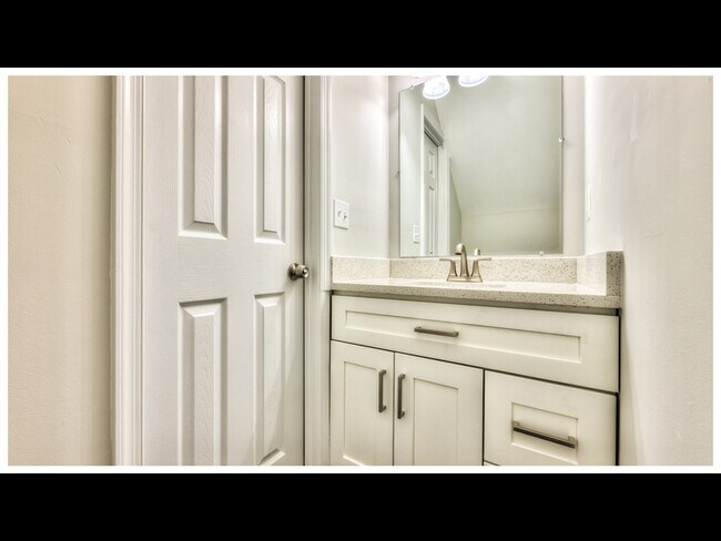 Foto del edificio - 1429 Nestlewood Ct