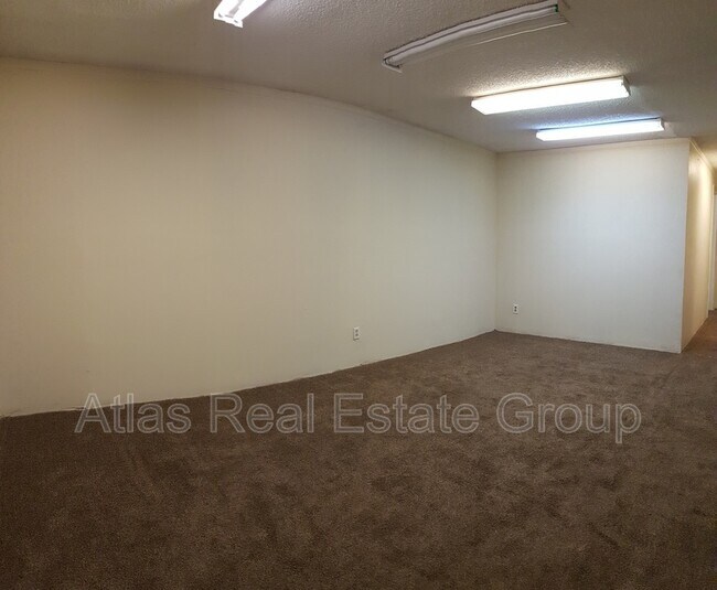 Foto del edificio - 14385 Pensacola Dr