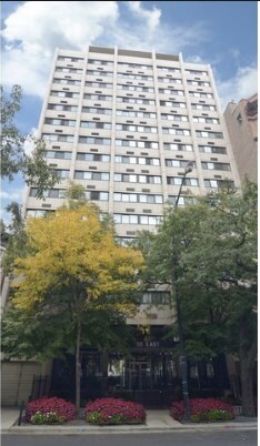 Frente del edificio - 30 E Division St