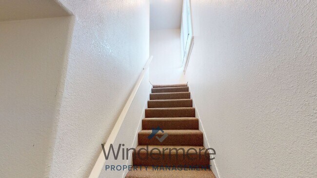 Foto del edificio - 210-212 W Whitman Dr