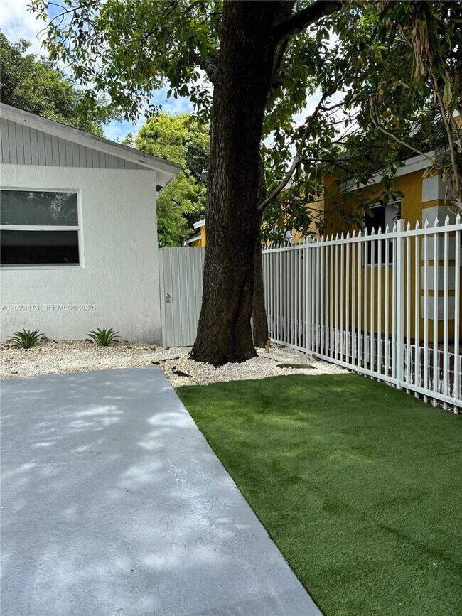 Foto del edificio - 4727 NW 5th Ave