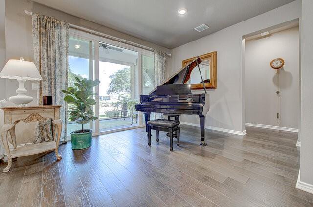Foto del edificio - 108 Charming Redbud Ln