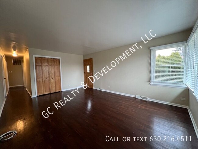 Foto del edificio - *** 3 BDRM - 1.5 BTH / PET FRIENDLY / FINI...