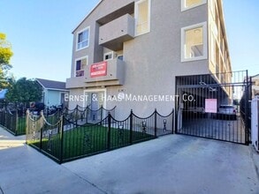 Building Photo - 1080 St Louis Ave
