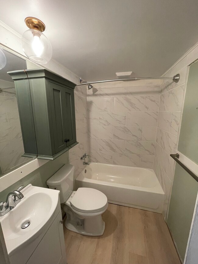 1119 McCausland St Unit B, Lynchburg, VA 24501 Apartments in Lynchburg, VA