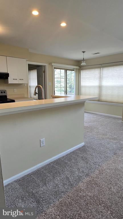 Foto del edificio - 208 Foxmeadow Dr
