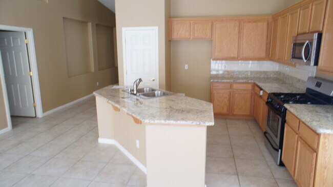 Foto del edificio - BEAUTIFUL 3 BEDROOM CONDO IN THE STETSON R...