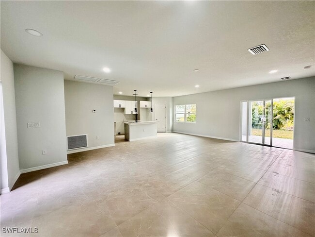 Building Photo - 2509 38th St SW