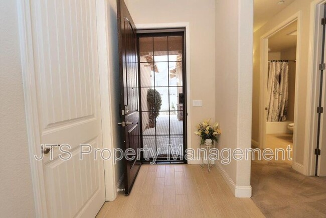 Building Photo - 2095 Branding Iron Dr