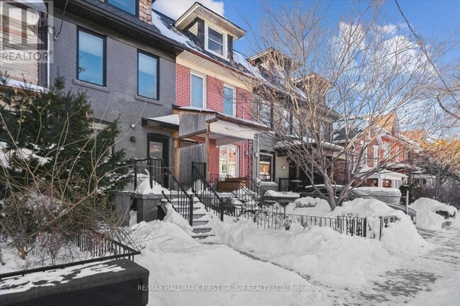 Building Photo - 246 Montrose Ave