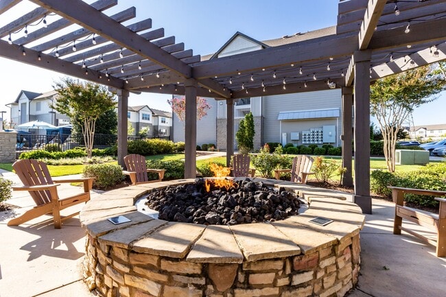 Building Photo - The Aventine Greenville Apartment Homes