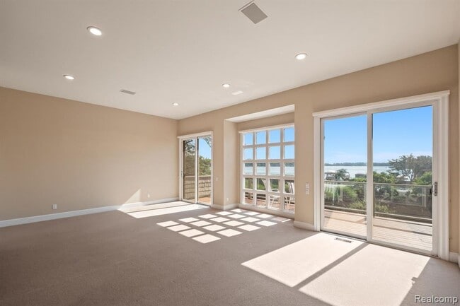 Building Photo - 3782 Pine Lake Knoll Dr