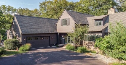 Building Photo - 42 Golf Course Rd
