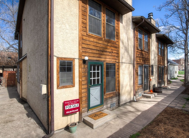 2 Bed Plus Office 1.5 Bath Two Floor Condo... - 2 Bed Plus Office 1.5 Bath Two Floor Condo...