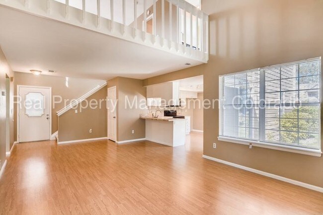 Building Photo - Lovely Townhome in Cobblestone Crossing