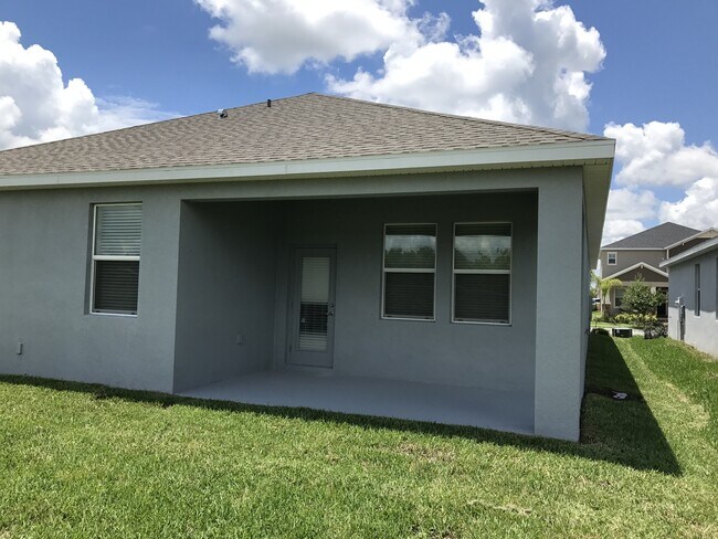 Foto del edificio - Just Listed! Newer 4/3 Home at The Oaks in...