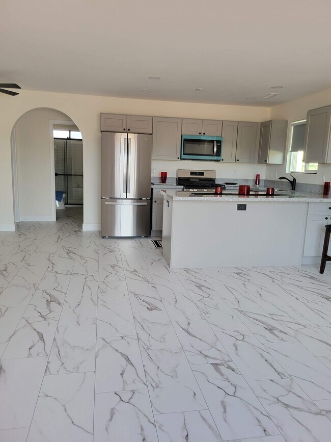 Foto del edificio - 8396 E Stevens Dr