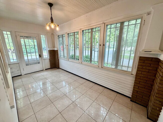 Foto del edificio - 1501 N Clinton Blvd
