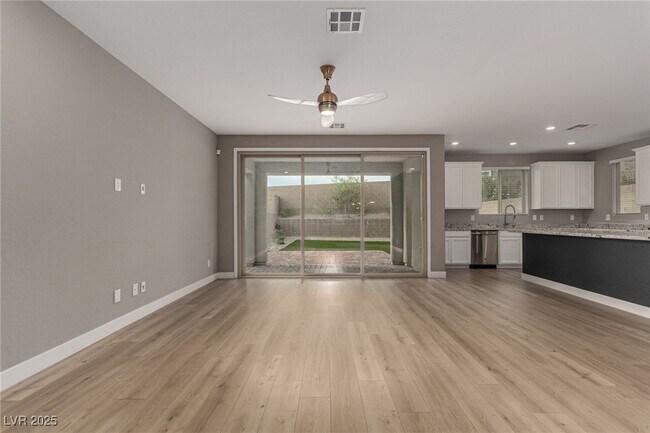 Foto del edificio - 759 Rogue Wave St