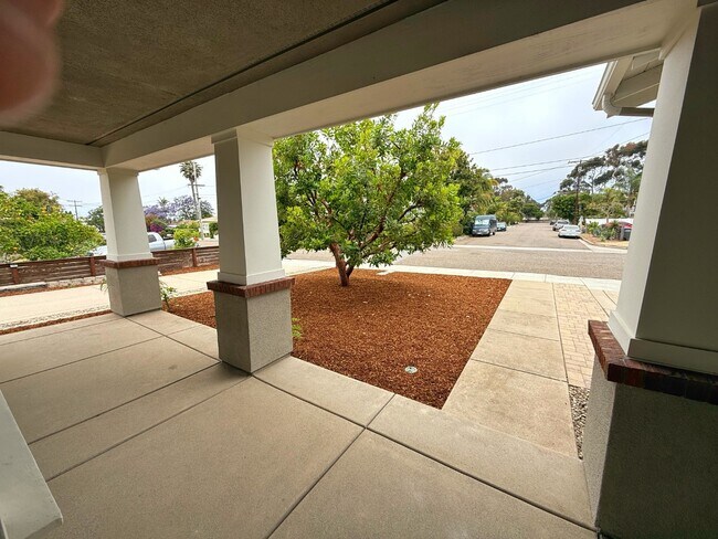 Foto del edificio - 1099 Buena Vista Way