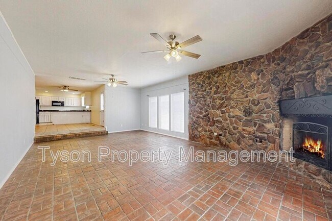 Foto del edificio - 3201 Eubank Blvd NE