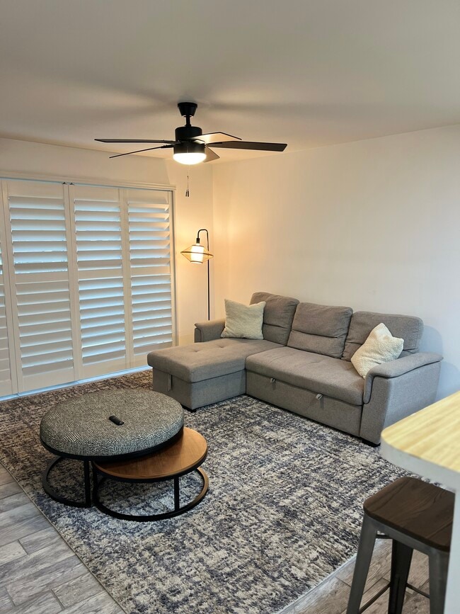 Building Photo - 363 Newport Ave