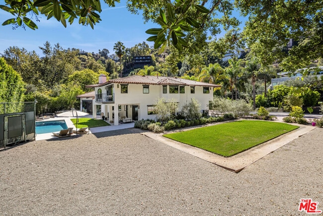 Building Photo - 7651 Willow Glen Rd