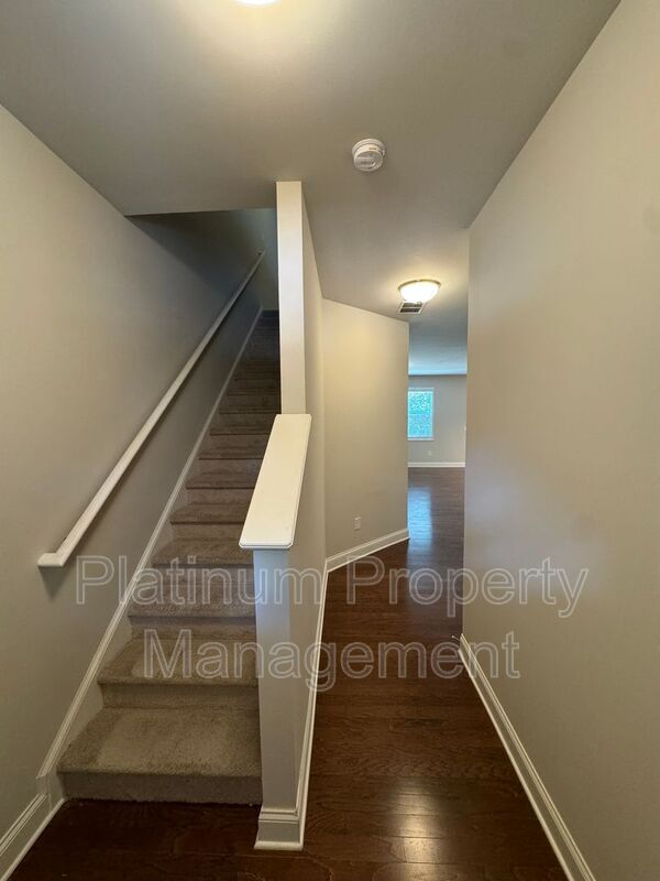 Building Photo - 5473 Cascade Ridge SW
