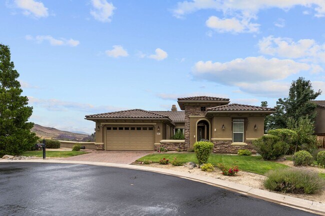 Building Photo - Beautiful Home in ArrowCreek!