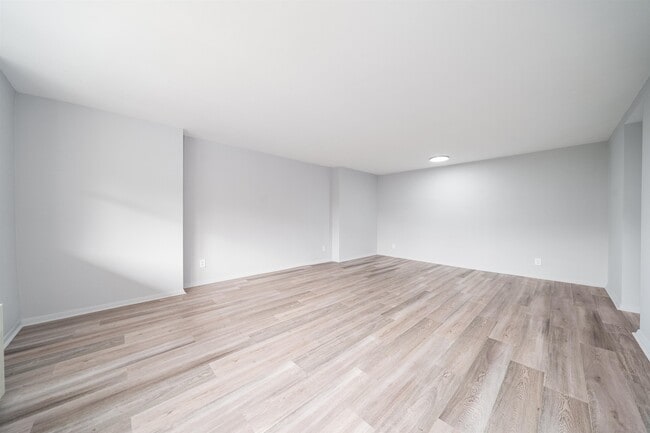 Foto del edificio - 6040 JFK Blvd E
