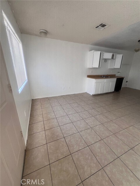 Building Photo - 13971 El Cajon Dr