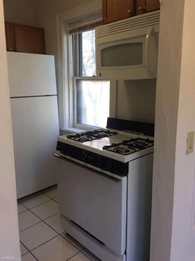 Building Photo - 1 br, 1 bath Apartment - Katz Properties Inc.