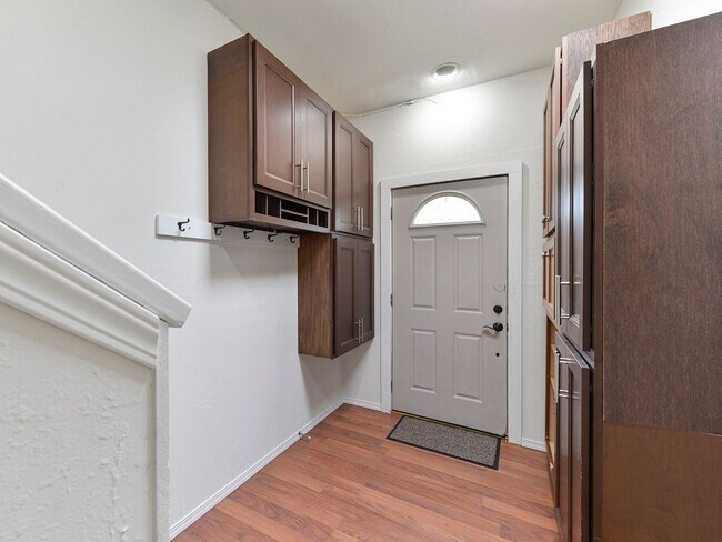 Building Photo - Application Pending - Charming Cottage 3 b...