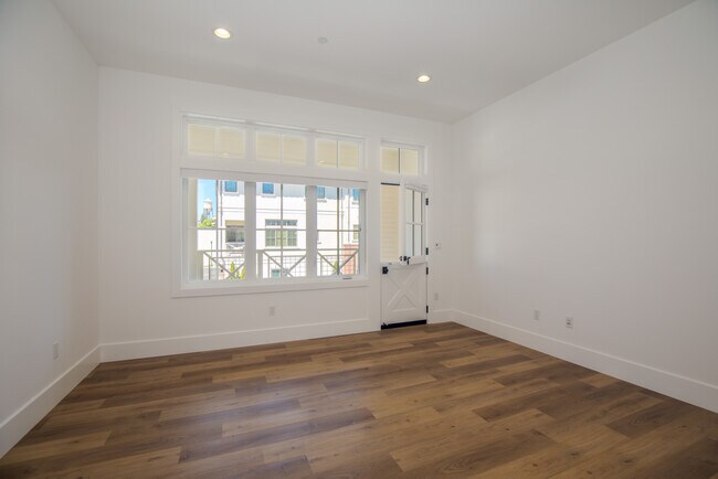 Building Photo - 166 Lottie Ln