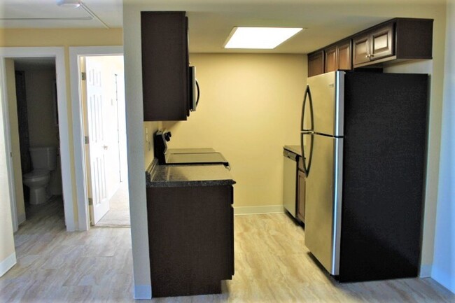 Building Photo - Cozy 55+ Community Offering 1-2 bedroom on...