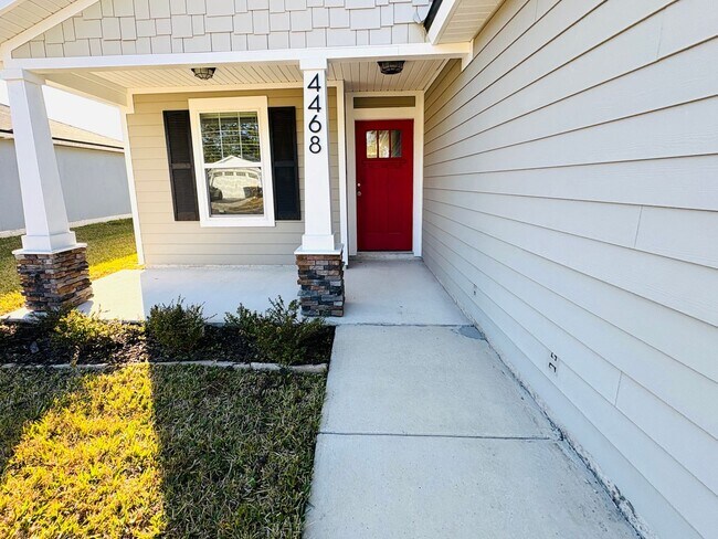 Building Photo - Move-In Ready 3BR Home with Open Layout, Garage & Water Views