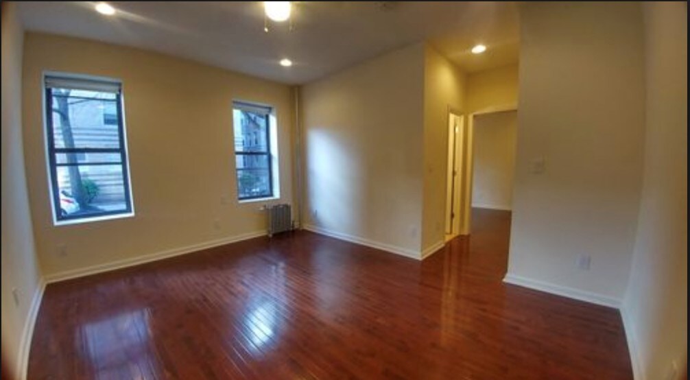 Primary Photo - 827 Bay Ridge Ave