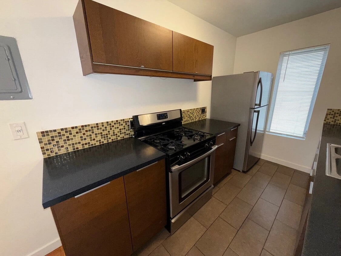 Foto principal - 8120 Norton Ave