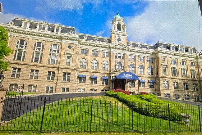 Barrio histórico, excelente ubicación - 803 E 6th St