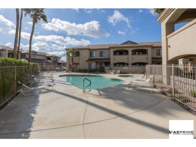 Building Photo - Live the Scottsdale Dream in this Stunning...