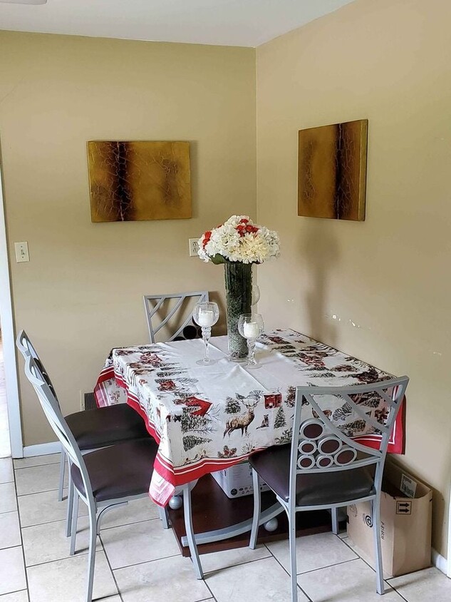 Building Photo - 1000 Waverly Ave