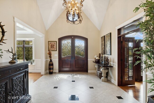 Foto del edificio - 334 N Waynes Ct