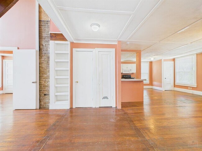 Foto del edificio - 810 W 32nd St
