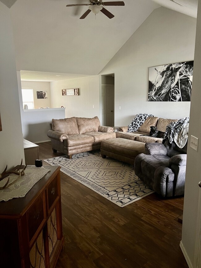 Building Photo - 541 Saddlehorn Dr