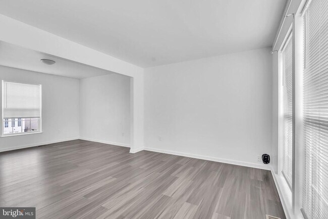 Foto del edificio - 5413 Silver Maple Ln