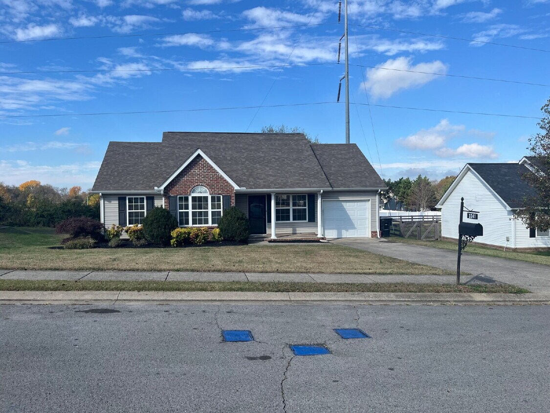 Primary Photo - 3241 Hardwood Dr